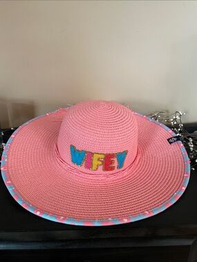 NWOT Pink 'Wifey' Wide-Brim Sun Hat